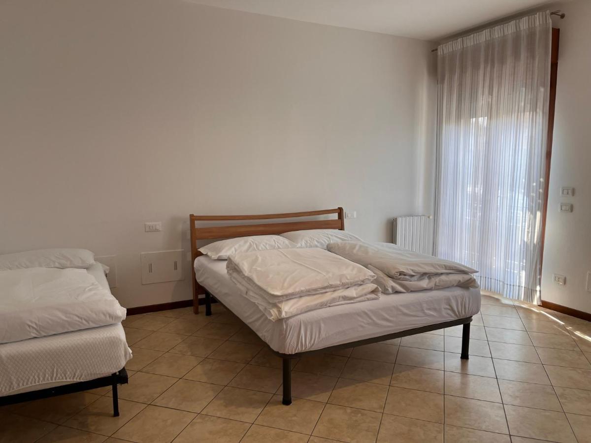 Sebino 11 Peschiera del Garda Exterior foto